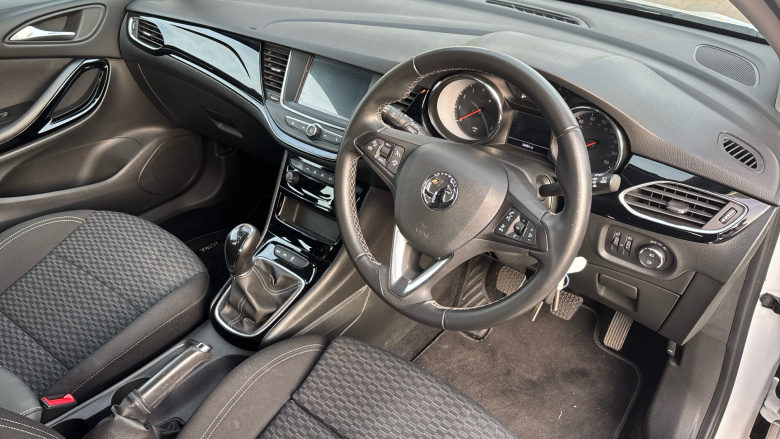 Vauxhall Astra 1.4T 16V 150 SRi 5dr Petrol Hatchback